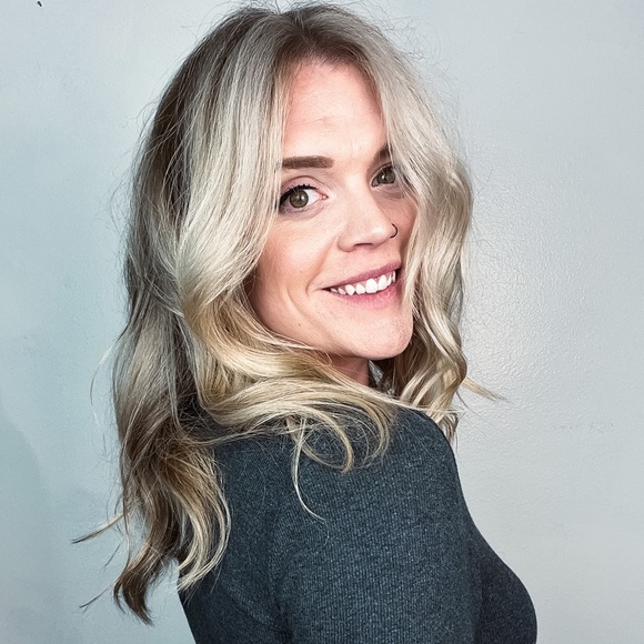 Meet your Posher, Leah - Picture 4 of 4